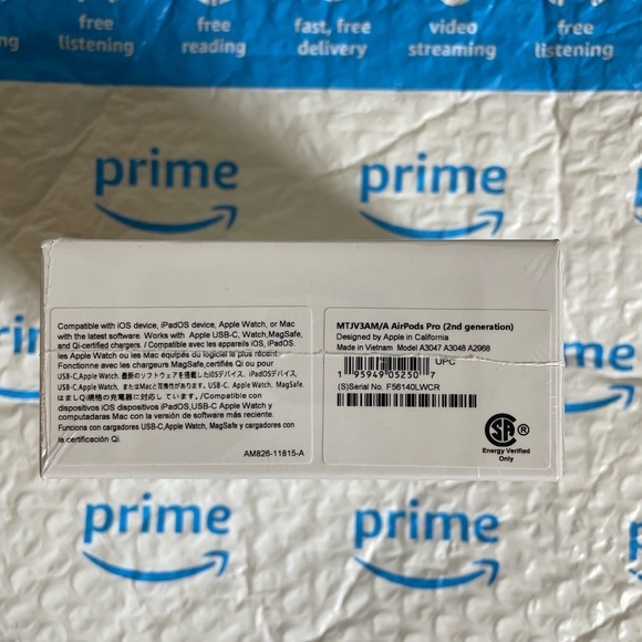 Apple AirPods Pro 2nd Gen with MagSafe case and Active Noise Cancellation - Picture 7 of 8